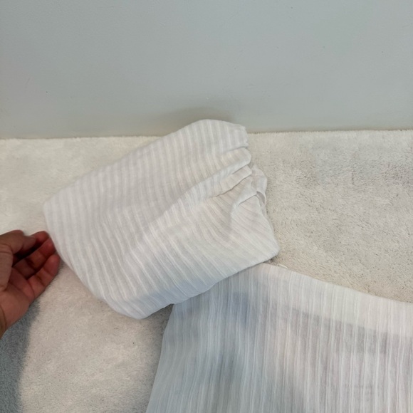 Club Monaco Malaina Off Shoulder Puffed Sleeve Top size 6 - Picture 6 of 16